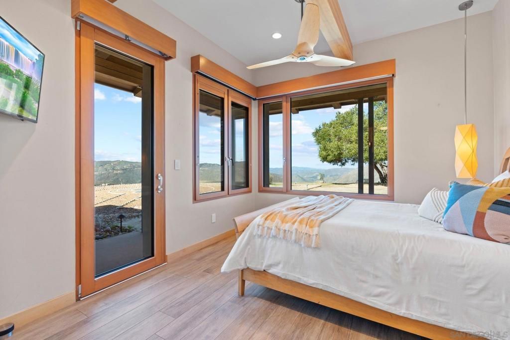 Bedroom, Interior, Pendant Lights, Recessed Lighting, Water, Wood Texture Flooring