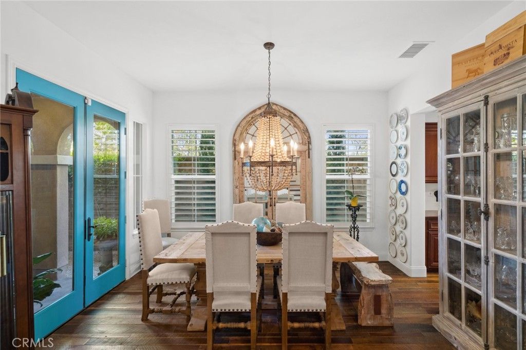 Chandelier, Dining room, Interior, Pendant Lights, Wood Texture Flooring