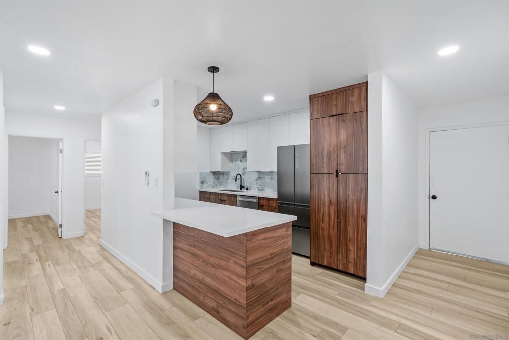 Interior, Kitchen, Pendant Lights, Recessed Lighting, Wood Texture Flooring