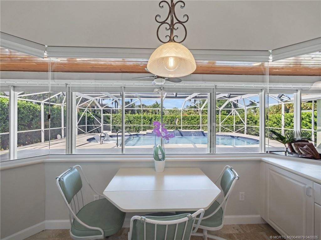 Dining room, Interior, Pendant Lights, Sun Room