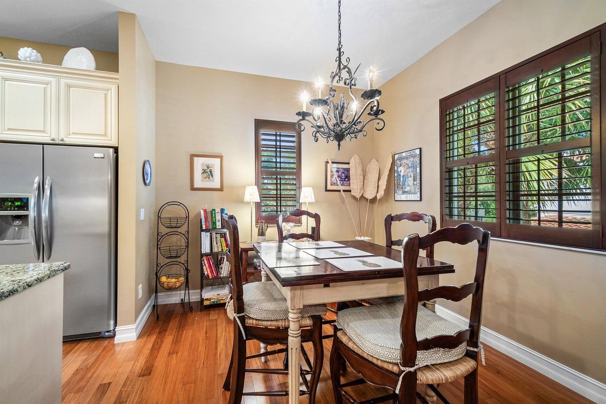 Chandelier, Dining room, Interior, Stainless Steel Appliances, Wood Texture Flooring