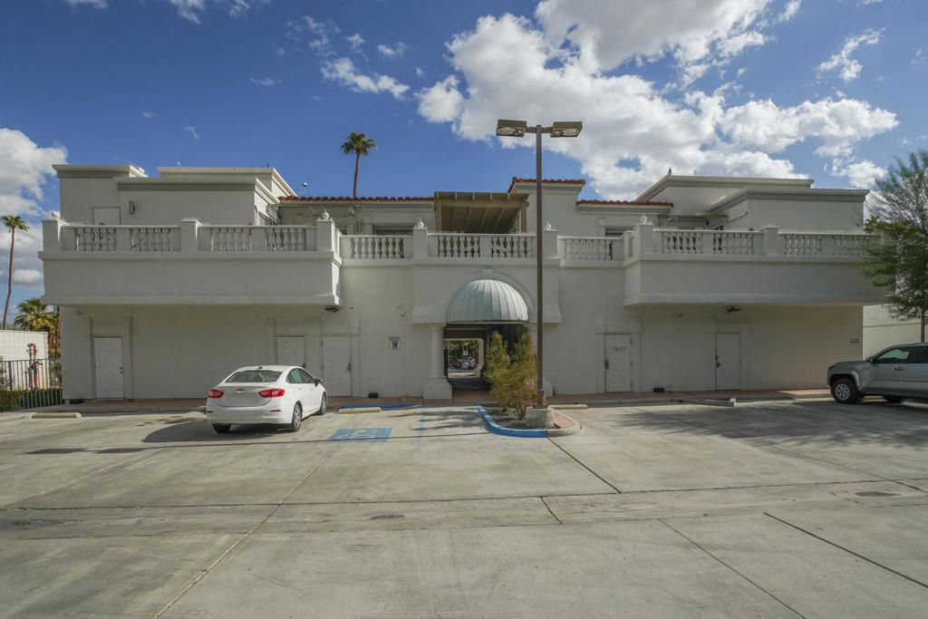 Exterior, Facade, Mediterranean