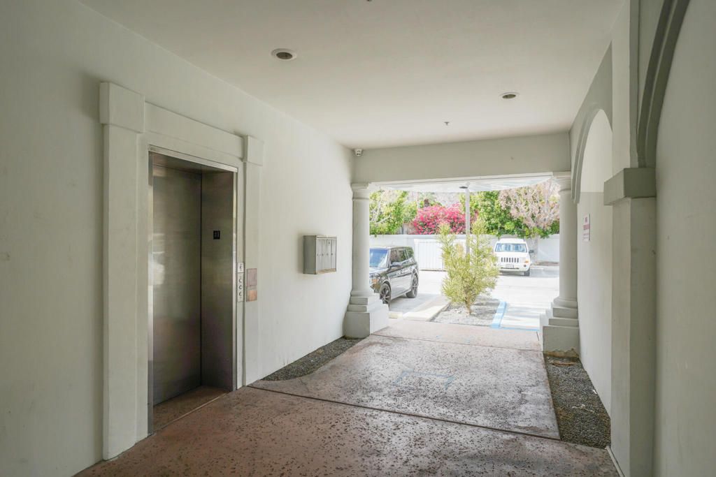Elevator, Interior, Recessed Lighting