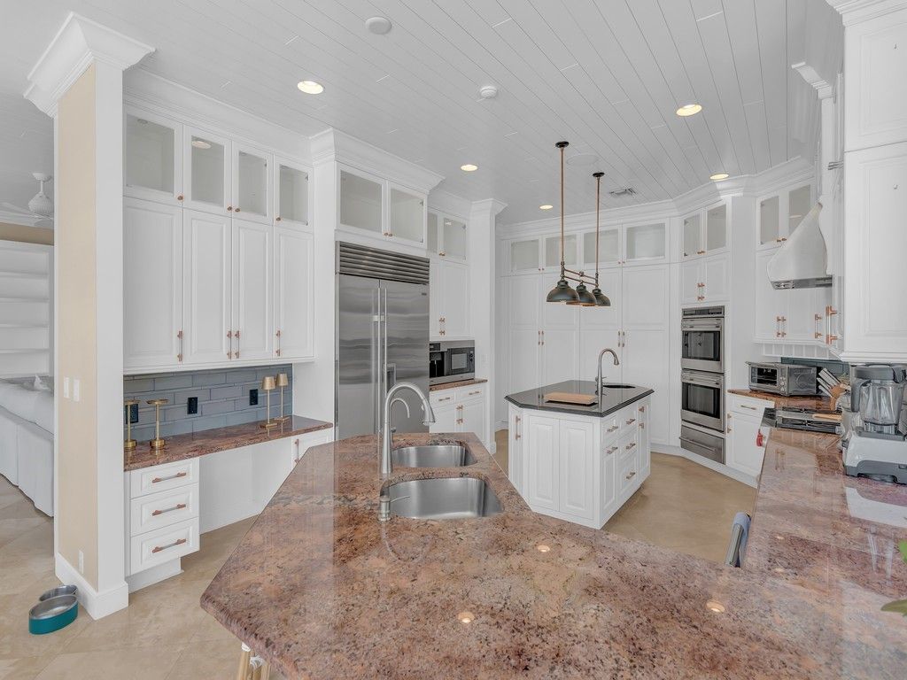 Interior, Kitchen, Pendant Lights, Recessed Lighting, Stainless Steel Appliances