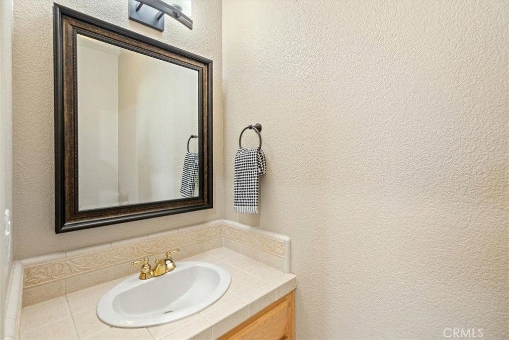Bathroom, Interior, Tile Countertops
