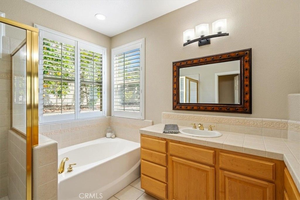 Bathroom, Interior, Recessed Lighting, Tile Countertops