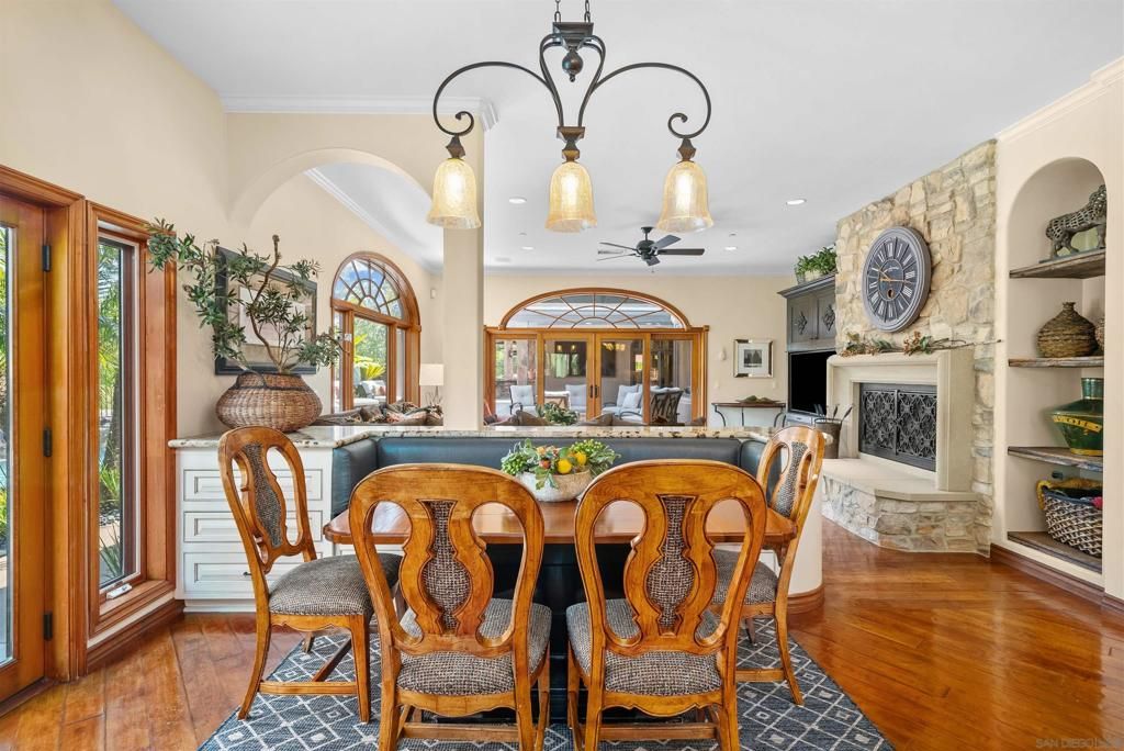 Dining room, Fireplace, Interior, Recessed Lighting, Wood Texture Flooring