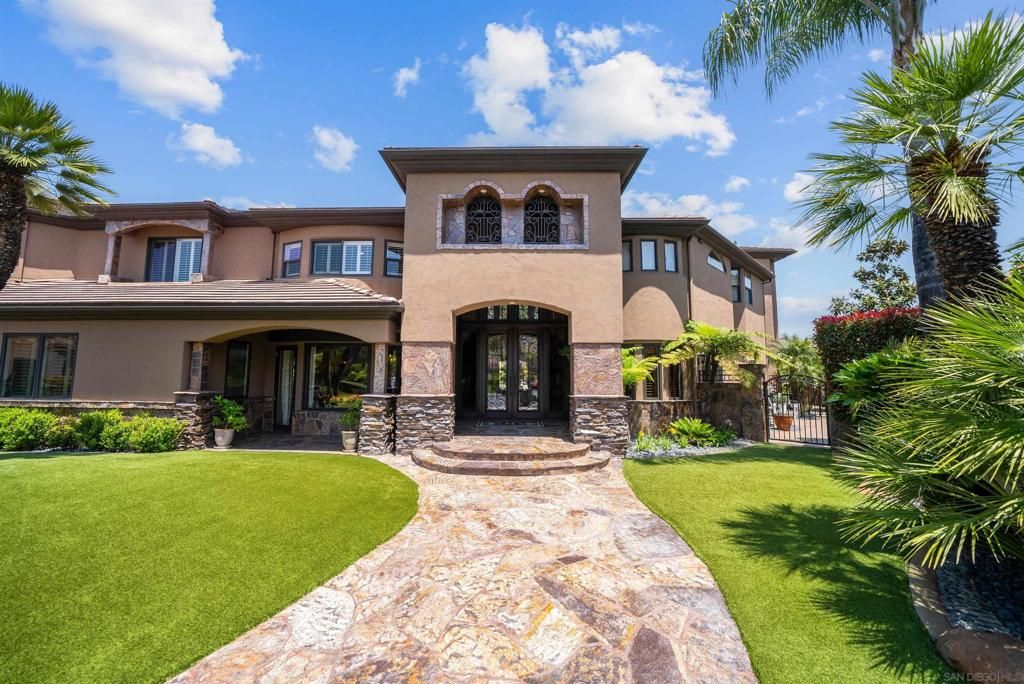 Backyard, Exterior, Facade, Mediterranean