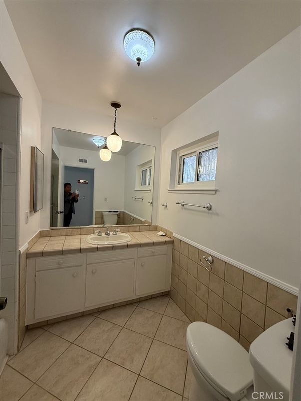 Bathroom, Interior, Tile Countertops