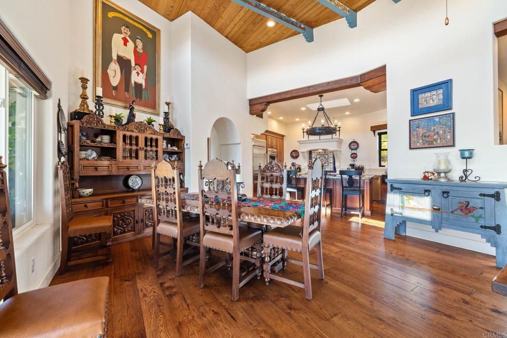 Dining room, Interior, Kitchen, Recessed Lighting, Wooden Beams, Wooden Ceilings, Wood Texture Flooring