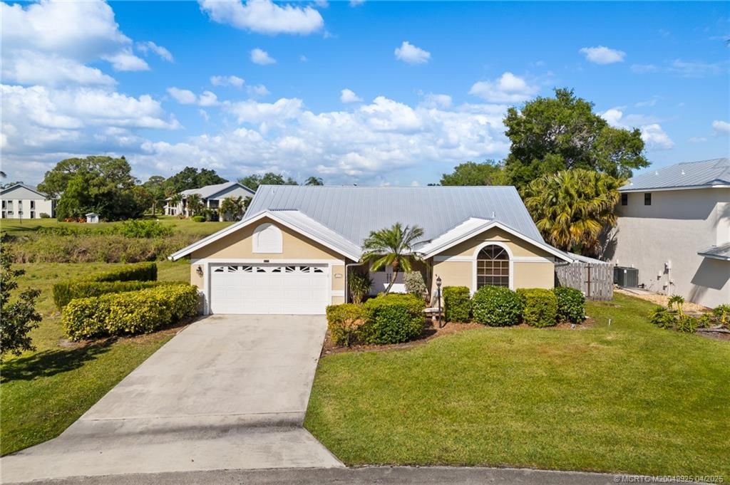 Attached, Exterior, Facade, Ranch
