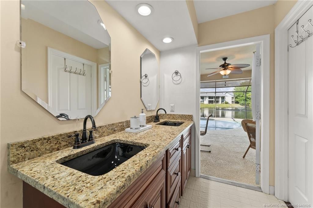 Bathroom, Dual Sink Vanities, Interior, Recessed Lighting