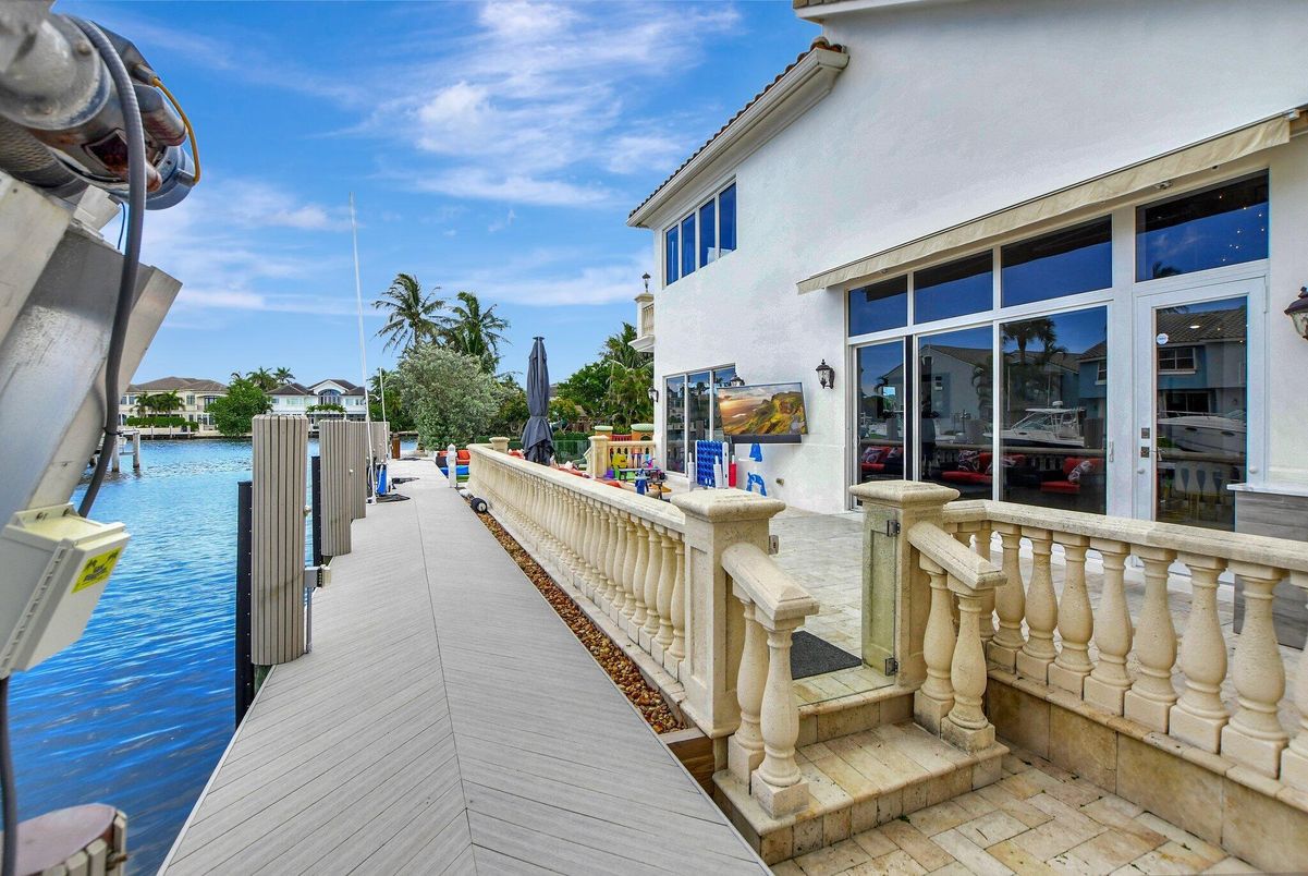 Exterior, Water