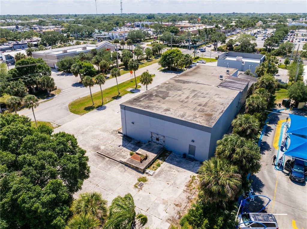 Exterior, Drone
