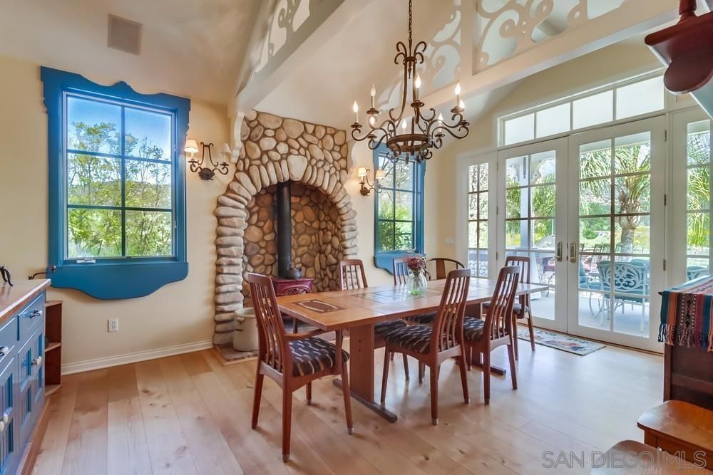 Chandelier, Dining room, Fireplace, Interior, Wood Texture Flooring