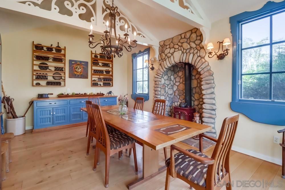 Chandelier, Dining room, Fireplace, Interior, Wood Texture Flooring