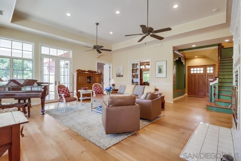 Interior, Living room, Piano, Recessed Lighting, Wood Texture Flooring