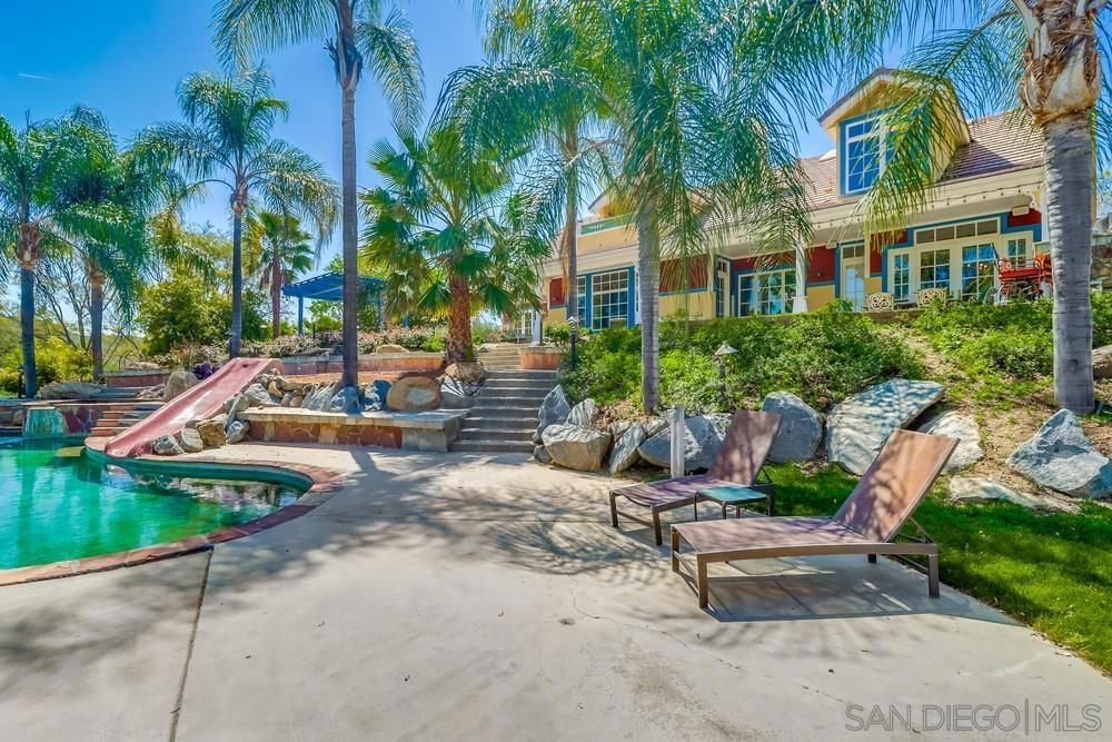 Exterior, Playground, Pool