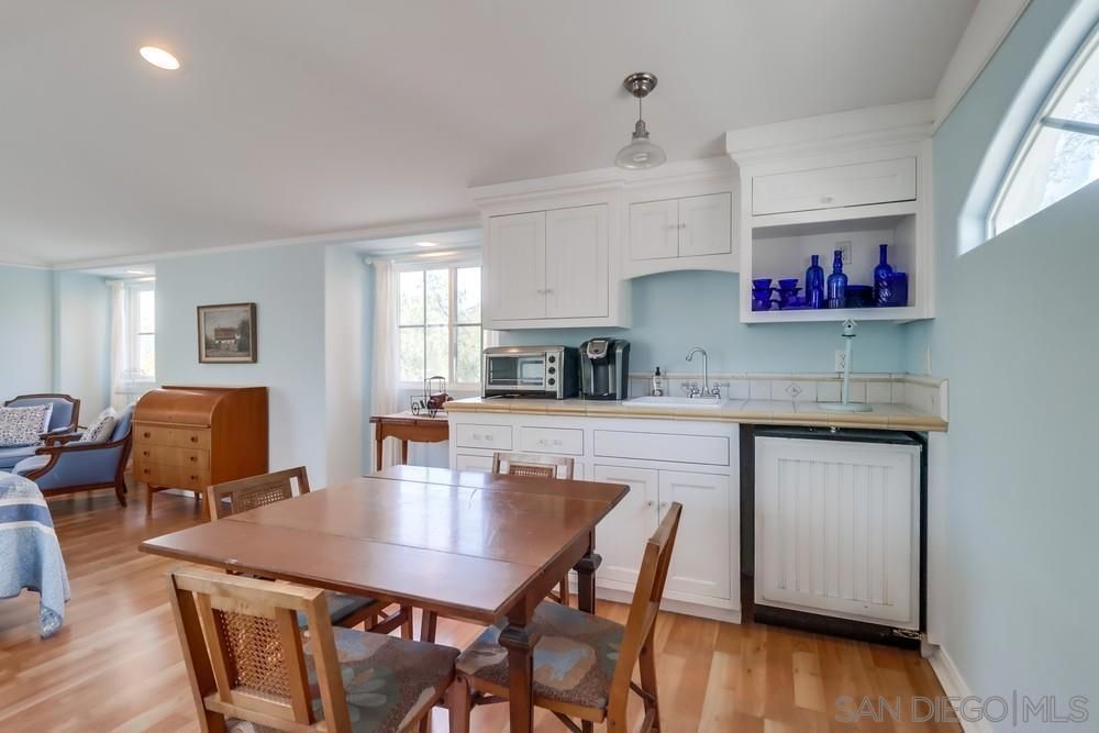 Dining room, Interior, Kitchen, Recessed Lighting, Wood Texture Flooring
