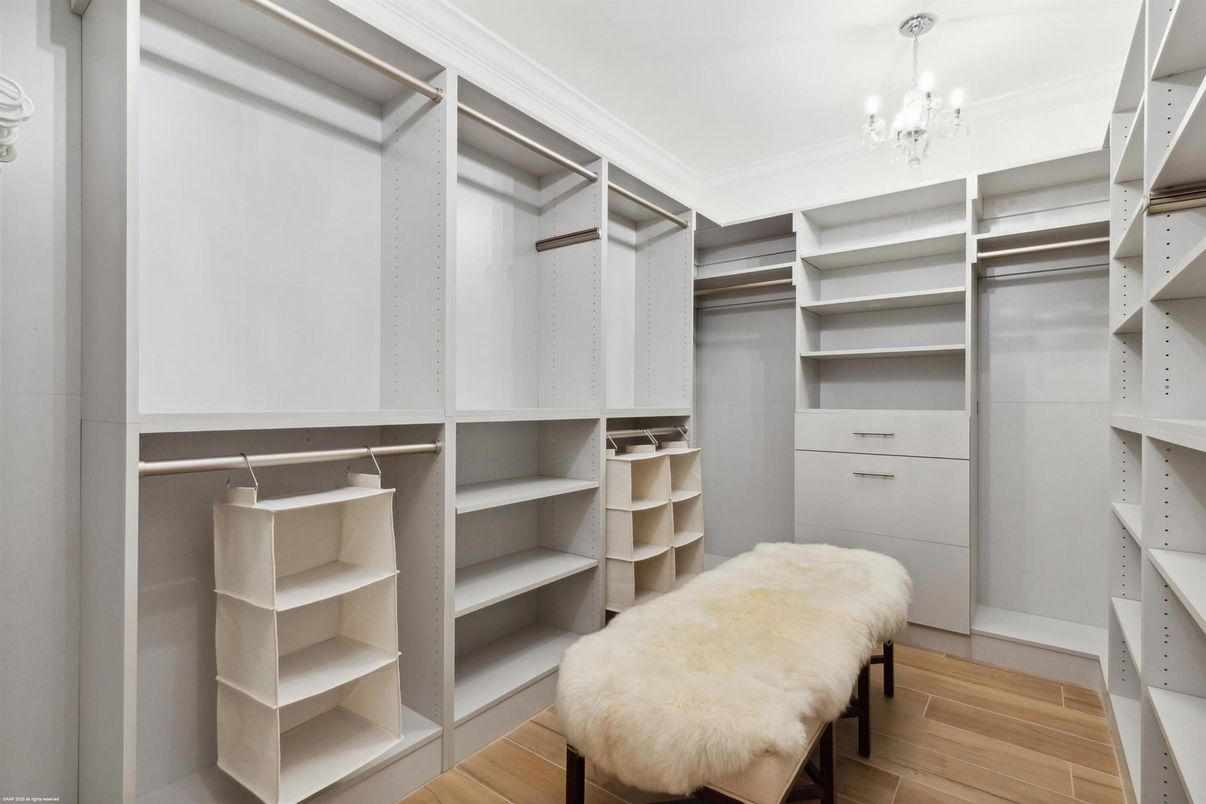 Interior, Walk-in Closets, Wood Texture Flooring