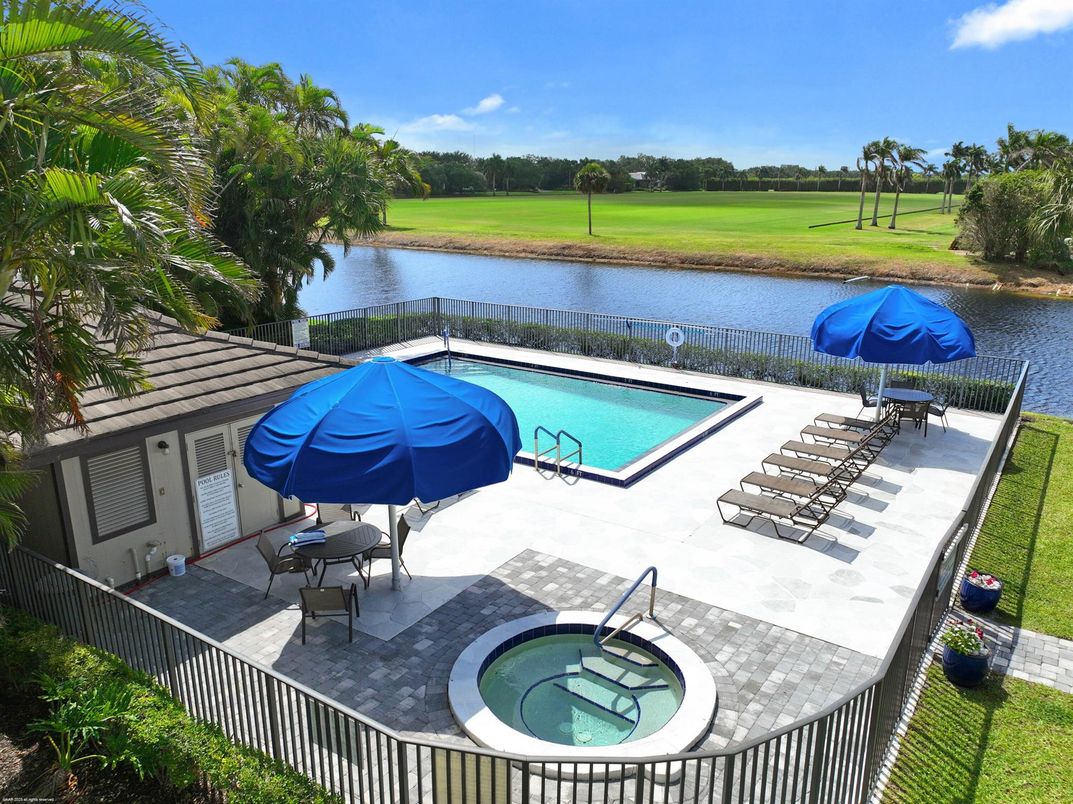 Exterior, Pool, Water