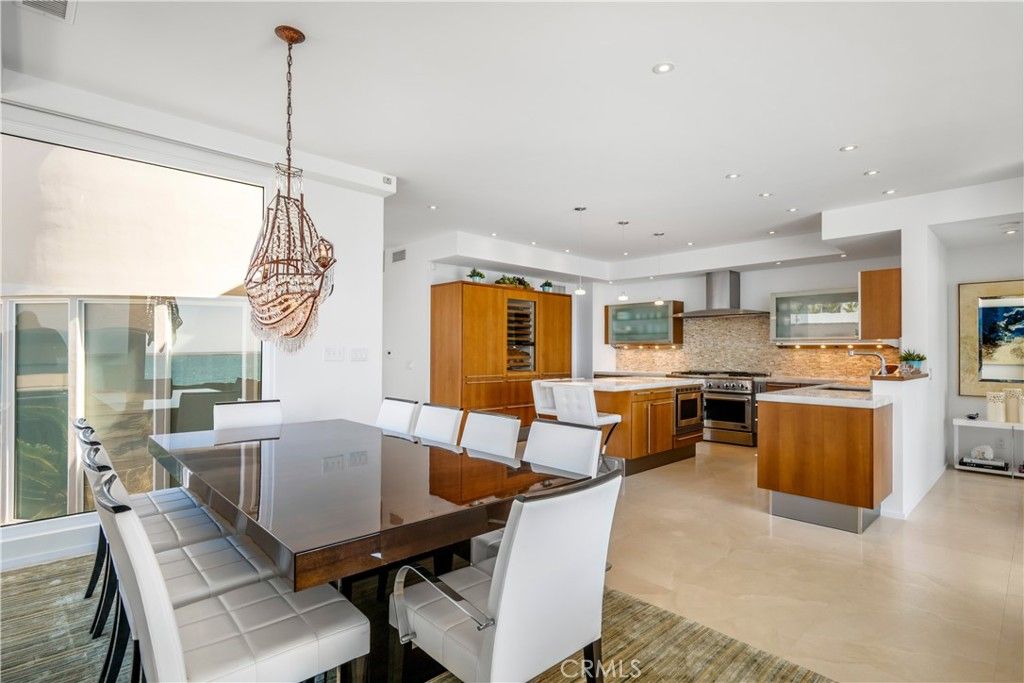 Dining room, Interior, Kitchen, Pendant Lights, Recessed Lighting, Stainless Steel Appliances
