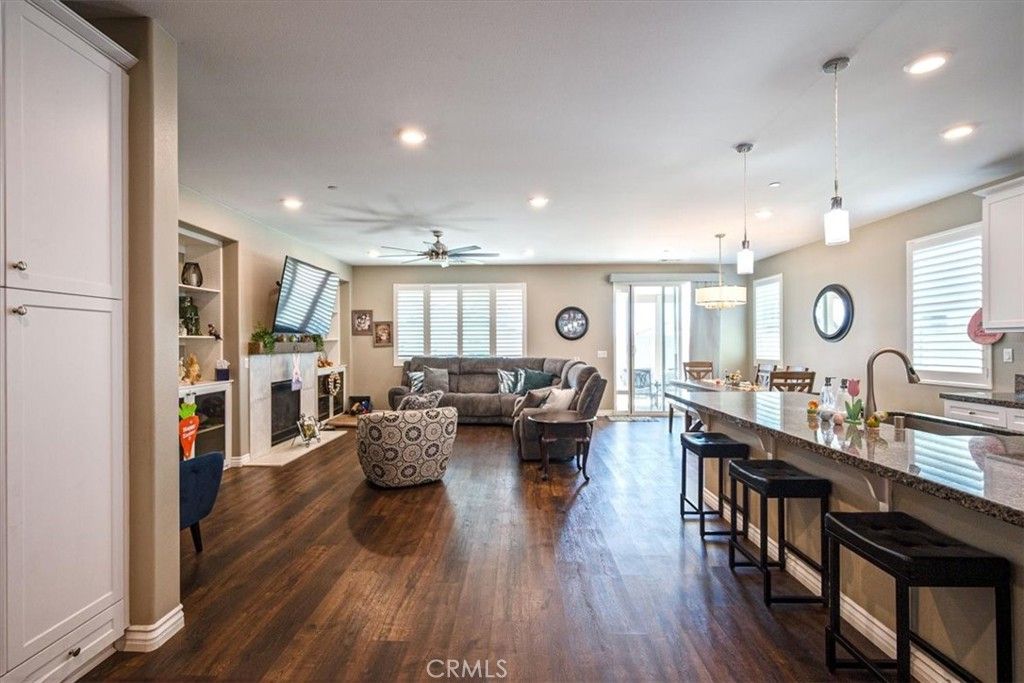 Fireplace, Interior, Living room, Pendant Lights, Recessed Lighting, Wood Texture Flooring