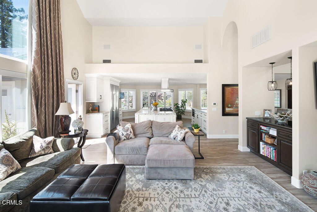 Interior, Living room, Pendant Lights, Wood Texture Flooring