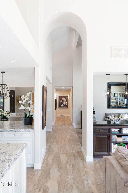 Interior, Pendant Lights, Wood Texture Flooring