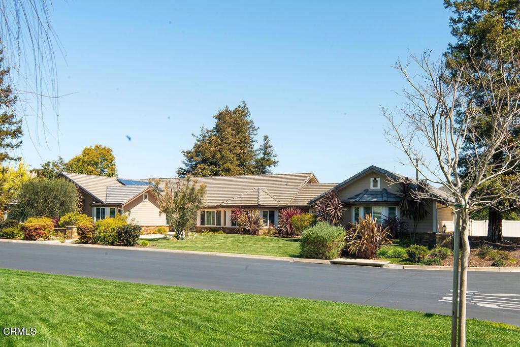 Exterior, Facade, Ranch