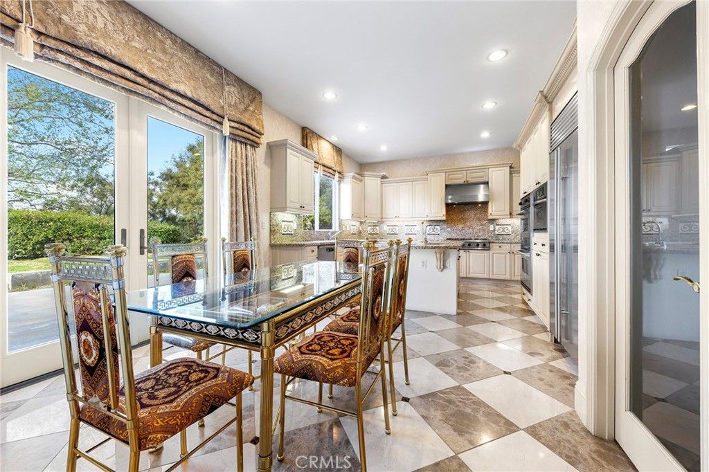 Dining room, Interior, Kitchen, Recessed Lighting