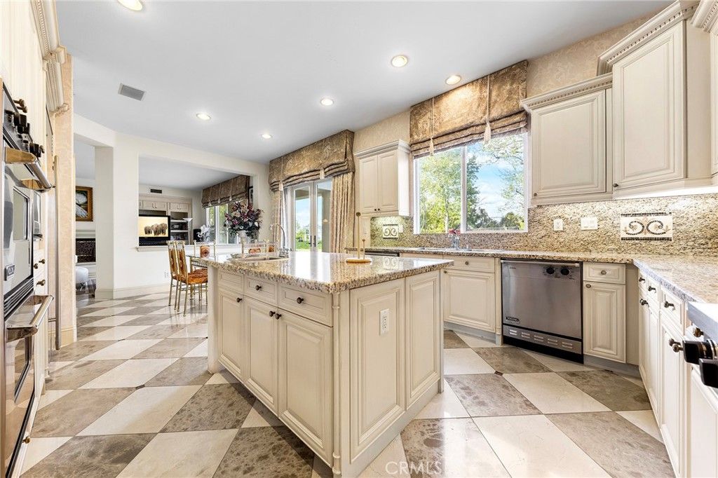 Dining room, Interior, Kitchen, Recessed Lighting