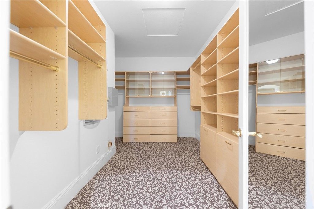 Interior, Walk-in Closets