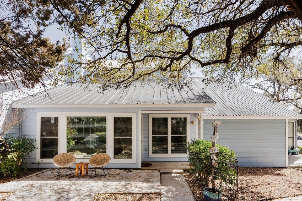 Attached, Exterior, Facade, Ranch