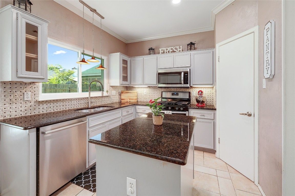 Interior, Kitchen, Pendant Lights, Recessed Lighting, Stainless Steel Appliances