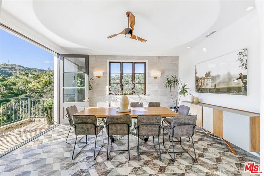 Dining room, Interior, Recessed Lighting