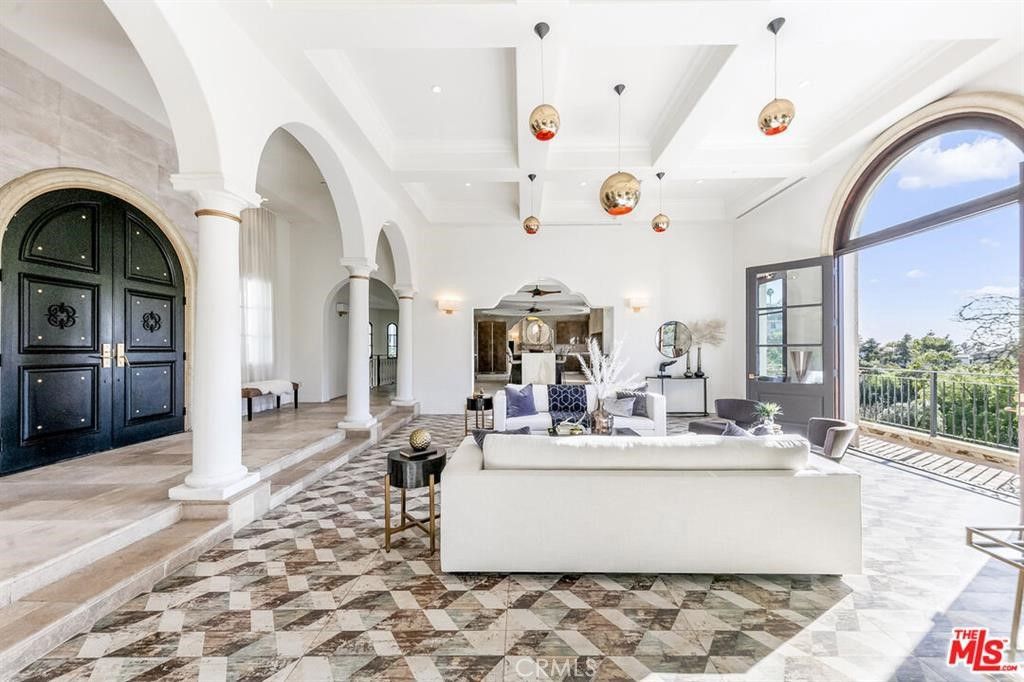 Interior, Living room, Pendant Lights, Recessed Lighting