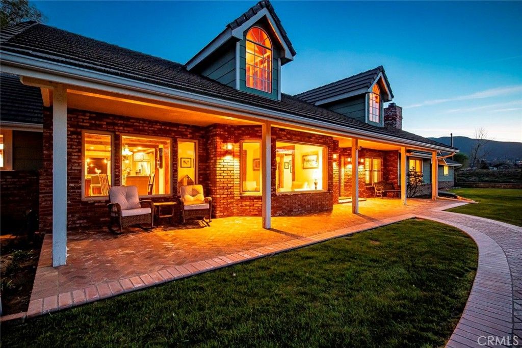 Exterior, Facade, Brick Facade, Cape Cod