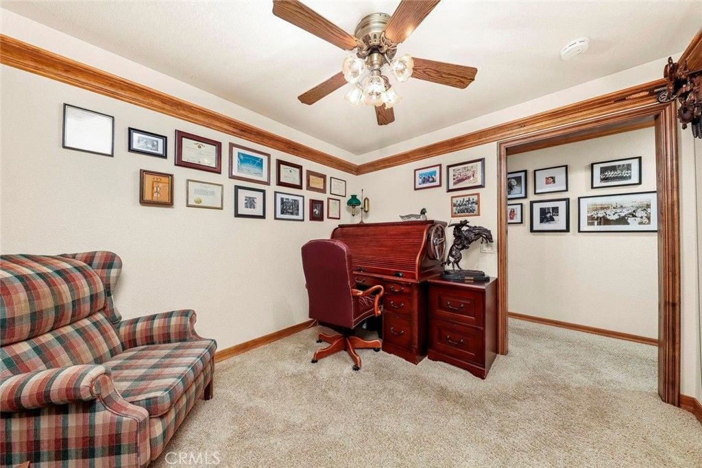 Home Office, Interior