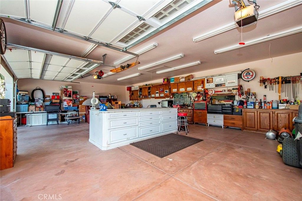 Garage, Interior