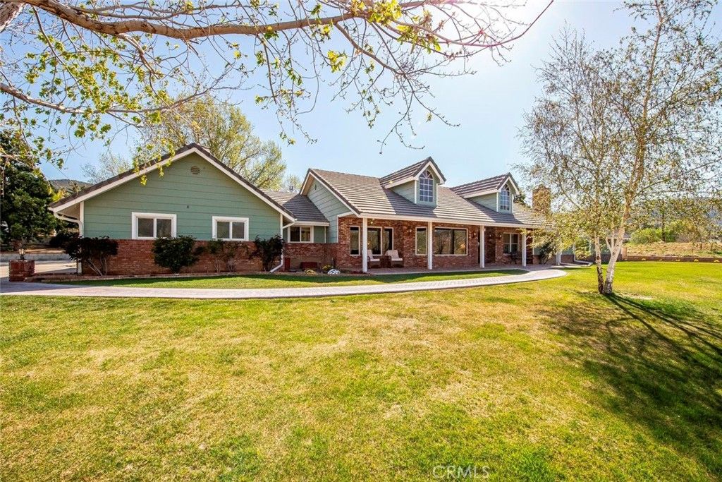 Backyard, Exterior, Facade, Brick Facade, Cape Cod
