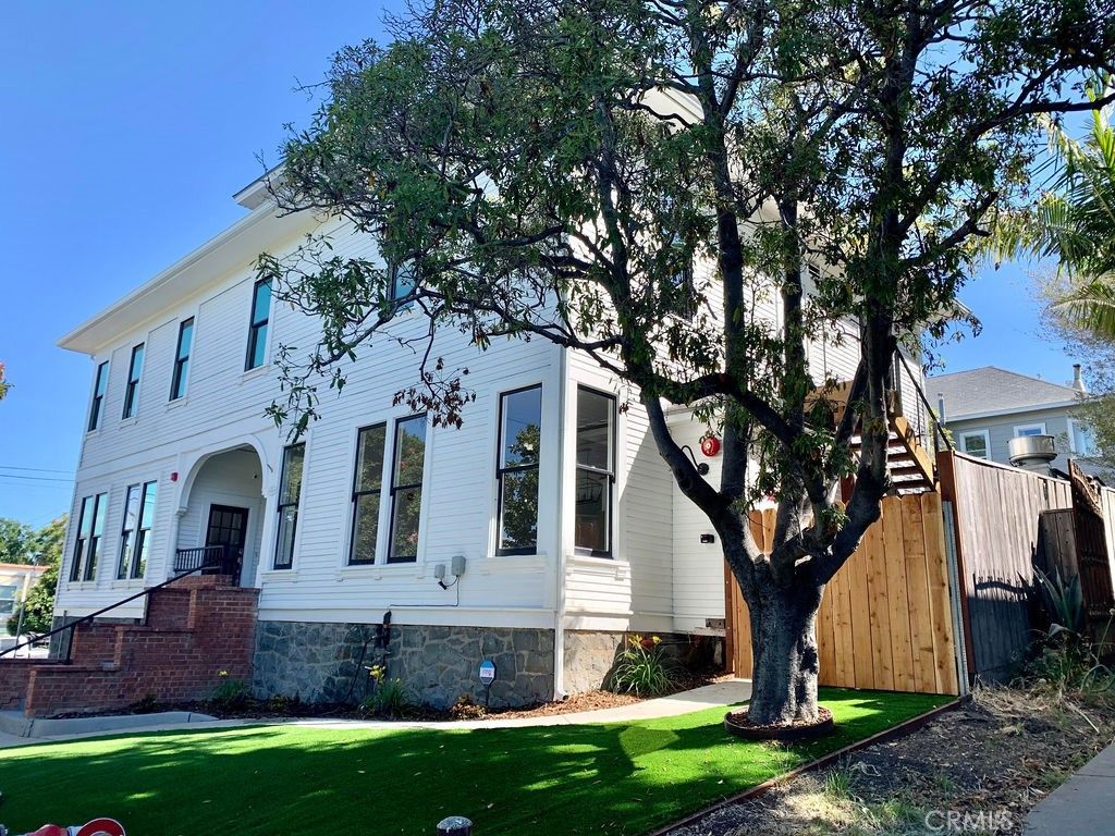 Exterior, Facade, None