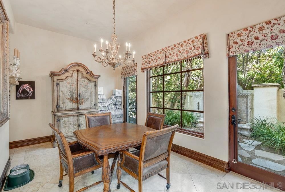 Chandelier, Dining room, Interior