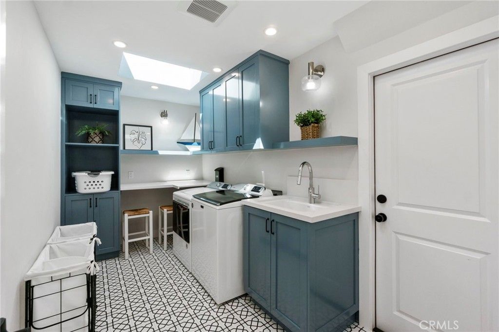Interior, Recessed Lighting, Washer