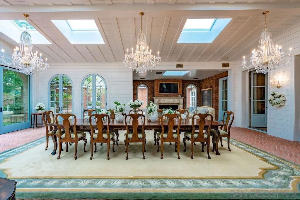 Chandelier, Dining room, Fireplace, Interior