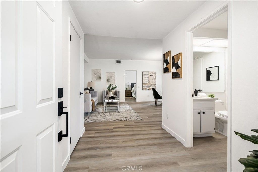 Bathroom, Interior, Recessed Lighting, Wood Texture Flooring