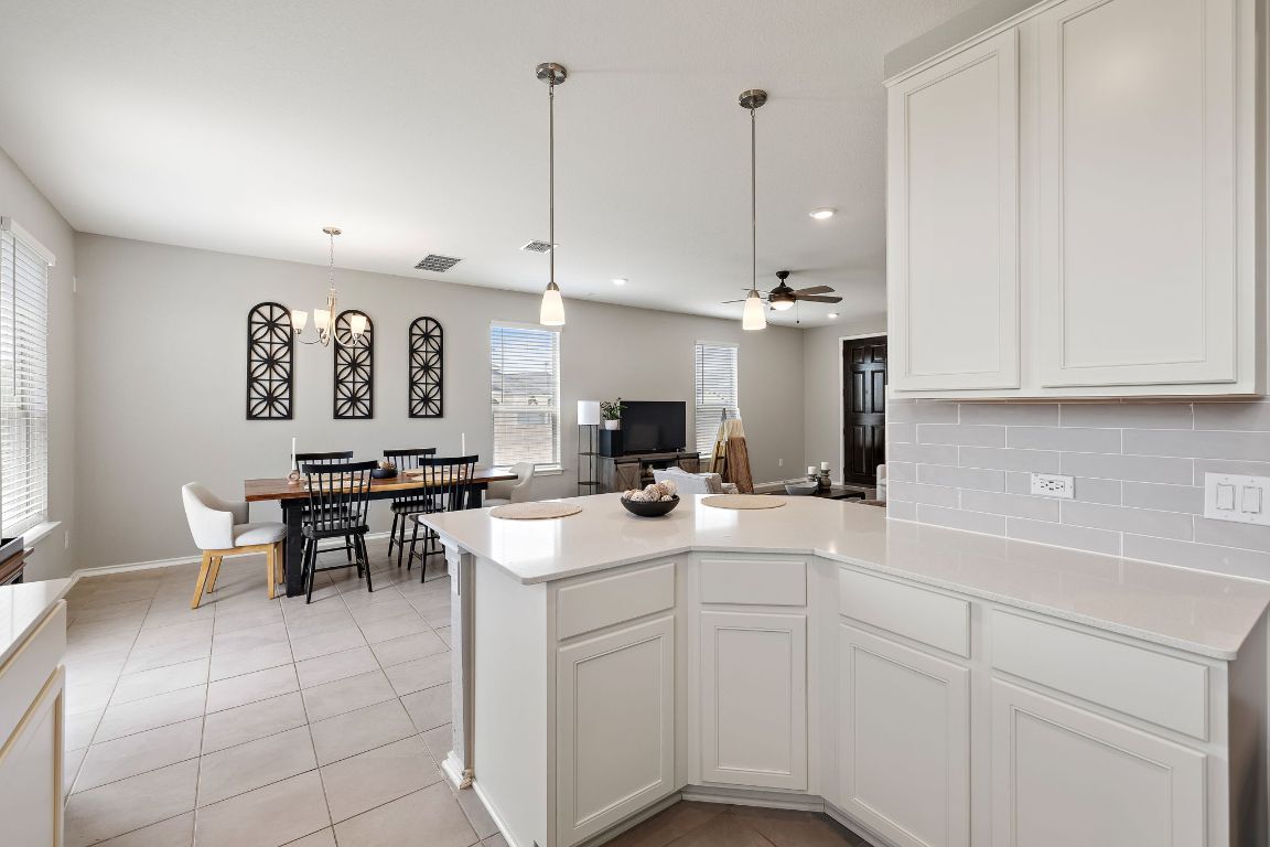Dining room, Interior, Pendant Lights, Recessed Lighting