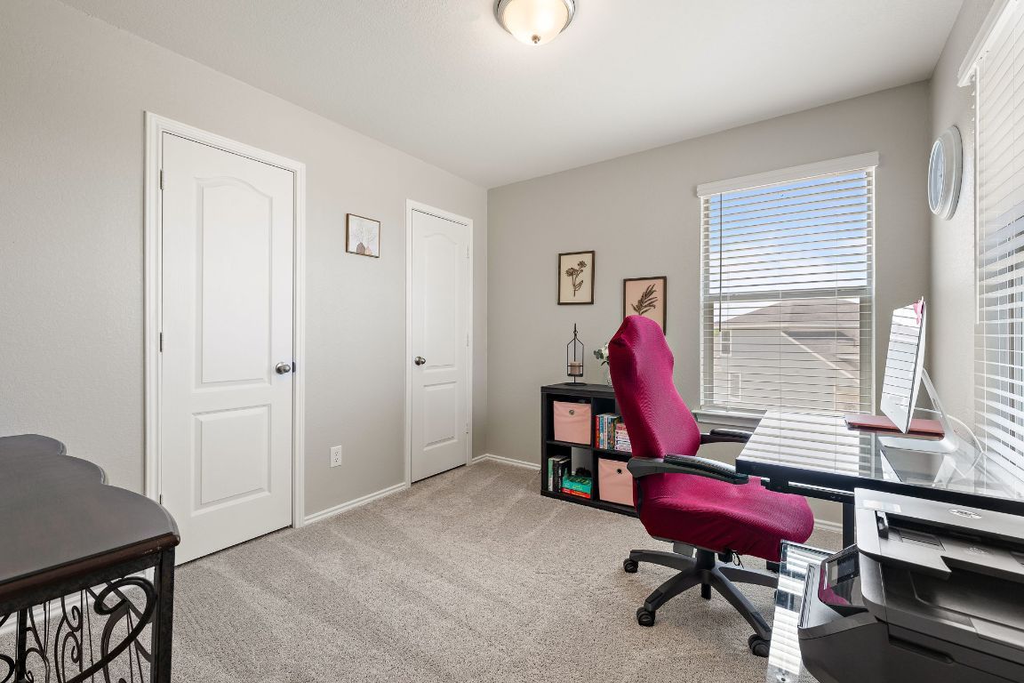 Home Office, Interior