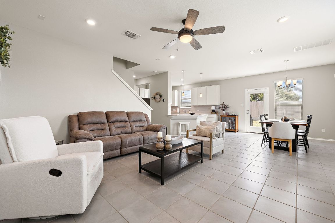 Chandelier, Dining room, Interior, Living room, Pendant Lights, Recessed Lighting