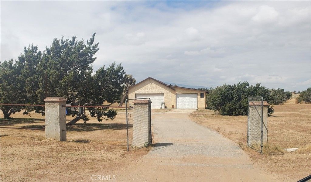 Backyard, Detached Garage, Exterior
